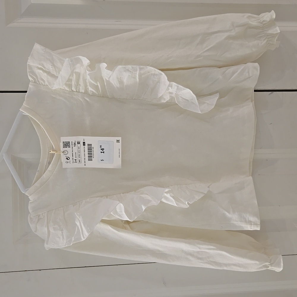 Zara off white top, nwt